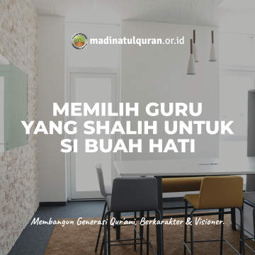 Memilih Guru Yang Shalih Untuk Si Buah Hati Memilih Guru Yang Shalih Untuk Si Buah Hati Ayah dan bunda yang dirahmati Allāh tabāraka wa ta’āla. Di pembahasan ini kami peruntukkan kepada orang tua, yaitu; hendaknya memilih guru yang shalih. Interaksi anak dan guru akan terjadi ikatan batin di antara kedua pihak sehingga mampu memberikan pengaruh kepada anak kita. Oleh karena itu, Nabi memerintahkan agar memilih teman dekat yang baik dan teman duduk yang shalih, terlebih lagi dalam hal memilih pengajar dan pendidik. Rasūlullāh shallallāhu 'alaihi wa sallam bersabda: “Seseorang itu mengikuti agama temannya. Oleh karena itu, hendaknya seseorang di antara kalian memperhatikan siapa yang menjadi temannya.” Muhammad bin Sirin rahimahullah berkata: “Ilmu adalah tuntunan. Oleh karenanya, perhatikanlah siapa orang yang bakal kalian ambil ilmunya.” Imam al-Mawardi rahimahullah berkata: “Orang tua seharusnya berupaya keras dalam memilih pendidik sebagaimana upaya kerasnya dalam memilih ibu pesusuan bagi anaknya, bahkan harus lebih keras lagi usahanya. Hal ini disebabkan, karena anak akan mengambil akhlak, perangai, adab, etika, dan kebiasaan dari pendidiknya dalam skala yang lebih besar daripada yang ia ambil dari orang tuanya, karena pergaulan anak dengan pendidiknya lebih banyak dan waktu menimba pelajaran darinya jauh lebih banyak. Selain itu, sang anak telah diperintahkan saat diserahkan pada pengajarnya agar mengikutinya secara menyeluruh dan mematuhi segala perintahnya. (Nasihatul Muluk, hal. 170). Jika kita membaca biografi para ulama dahulu, disana kita akan dapati antusias ulama dalam memilih guru yang shalih, meski hal itu mengharuskan mereka melakukan perjalanan yang sangat jauh dan berpindah-pindah tempat di berbagai kawasan. Sudah barang tentu hal ini sangat melelahkan dan memakan biaya yang tidak sedikit. Begitu pun semangat para orang tua ulama dahulu dalam memilih guru untuk anak-anaknya. Karena mereka menyadari dampak yang akan didapatkan oleh anak-anaknya. Saat ini tanggung jawab memilih guru yang shalih juga tidak hanya pada orang tua, tapi juga lembaga-lembaga pendidikan untuk serius memilih guru. Diriwayatkan dari Uthbah bin Abi Sufyan saat berpesan kepada orang yang akan mendidik anaknya: “Hai Abdush Shamad, yang pertama hendaknya engkau awali dengan memperbaiki dirimu sendiri, karena pandangan anak-anak didikmu terikat dengan pandanganmu. Bagi mereka, hal yang baik ialah apa yang engkau pandang baik, dan yang buruk ialah apa yang engkau pandang buruk. Tanamkan agar mereka segan kepadaku dan didiklah mereka sebagai ganti dariku. Jadilah engkau bagi mereka seperti dokter yang bersikap hati-hati, yang hanya memberikan obat setelah mendiagnosis penyakitnya. (Diringkas dari Kitab Athfal Muslim Laifa Rabbahum an-Nabiyyu al-Amiin). Abu Syamah Asy-Syafi’I dalam kitabnya Majmu’atur Rasail, Adab Mau’allimish Shibyan menjelaskan: “Hendaknya sang pendidik memulai aktivitas mengajarnya dengan terlebih dahulu memperbaiki diri sendiri, karena mata anak didik tertuju padanya dan telinga mereka mendengar dan patuh padanya. Karenanya, apa pun yang dinilai buruk olehnya maka menurut mereka juga buruk. “ Semoga kita dimudahkan untuk memilihkan guru yang shalih yang akan memberikan pengaruh berupa akhlak, perangai, adab, etika, dan kebiasaan yang Baik kepada anak-anak kita. Ditulis Oleh: Ustadz Abu Rufaydah, Lc., MA. حفظه الله (Kontributor Bimbinganislam.com) ________________________________________________________________________________________________________ Sumber Artikel : https://bimbinganislam.com/guru-yang-shalih-untuk-sibuahhatimu/
