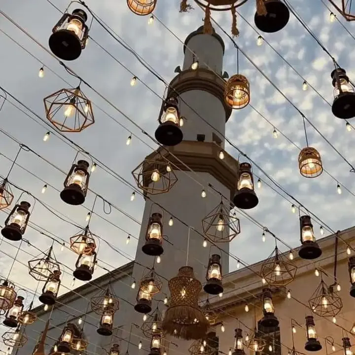 Ramadhan, sebagai salah satu bulan yang penuh berkah. Di bulan ini, kita berpuasa selama sebulan penuh...